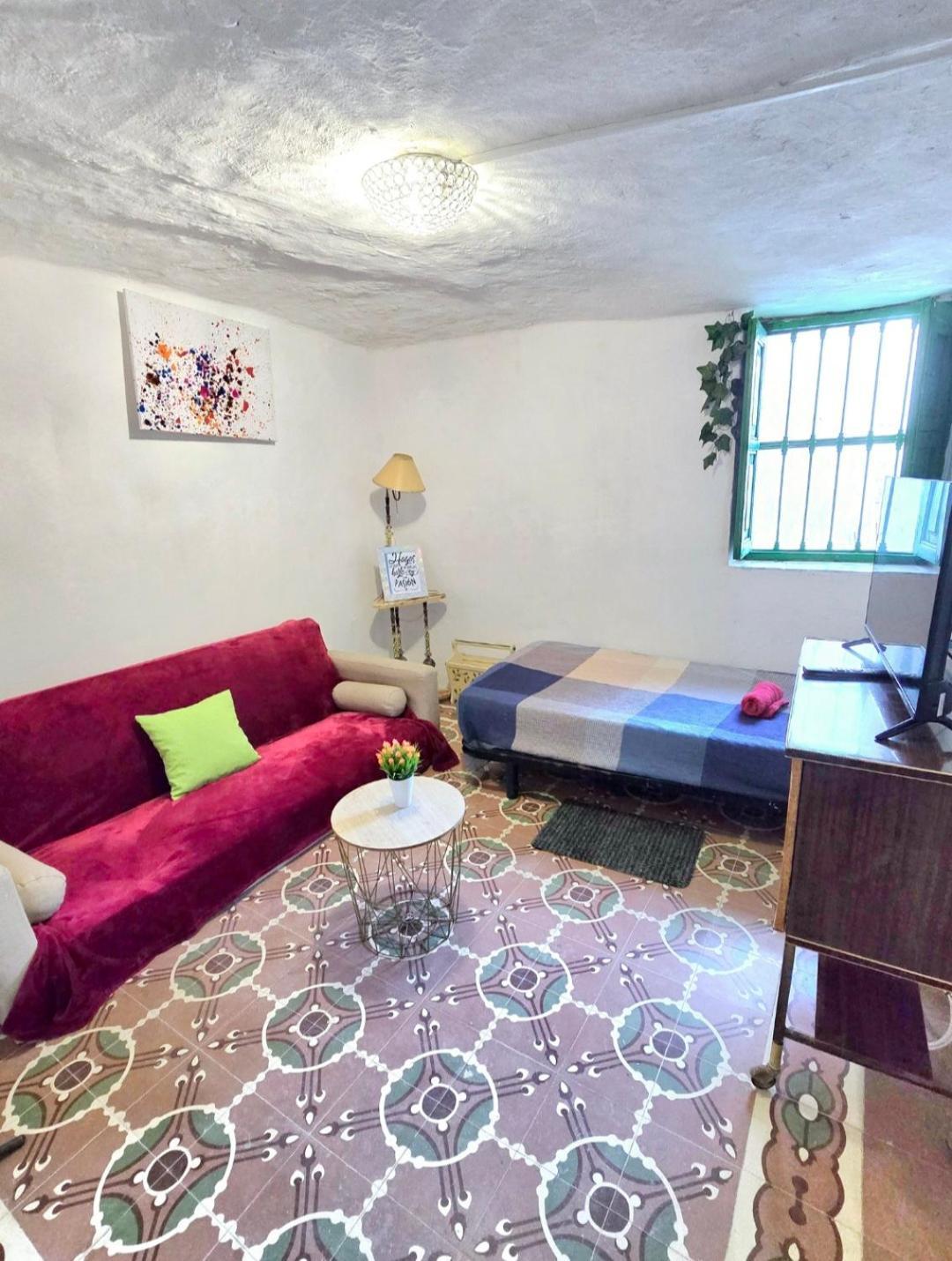 Piso En Casa Cueva En *